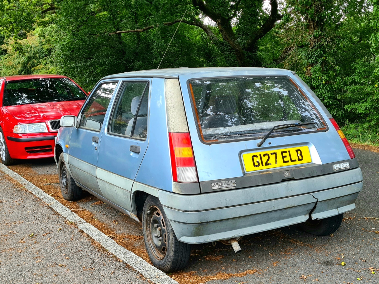 G127ELB, Renault 5 2nd gen Supercinq 5-door Hatch (B40), 1984–1996