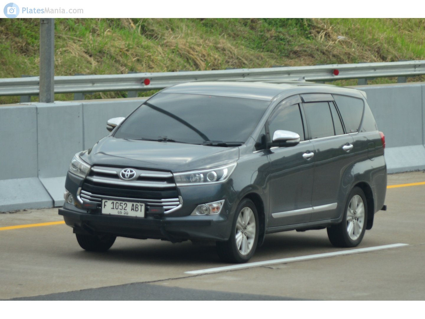 F 1052 ABT, Toyota Innova 2nd gen Kijang Innova (AN140), 2015–2022