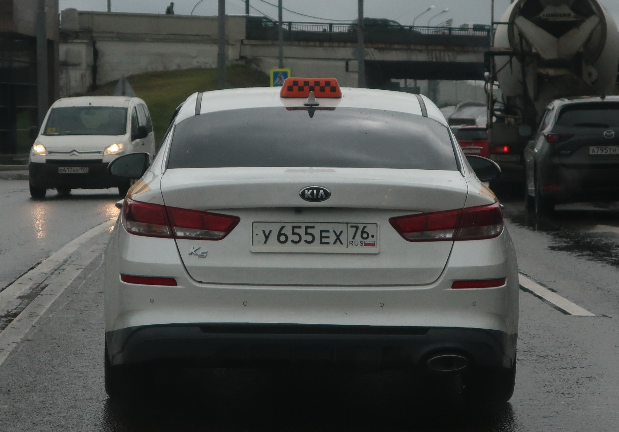 у 655 ех 76, Kia K5 2nd gen (JF), 2015–2019