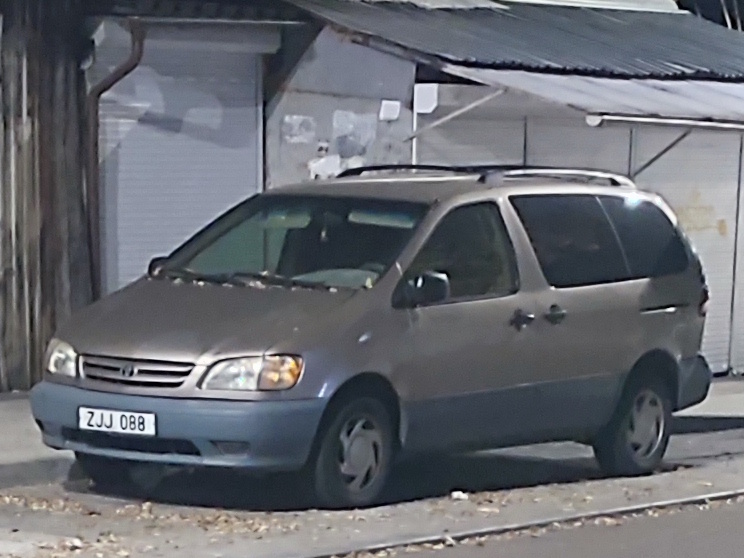 ZJJ 088, Toyota Sienna 1st gen (XL10), 1997–2002