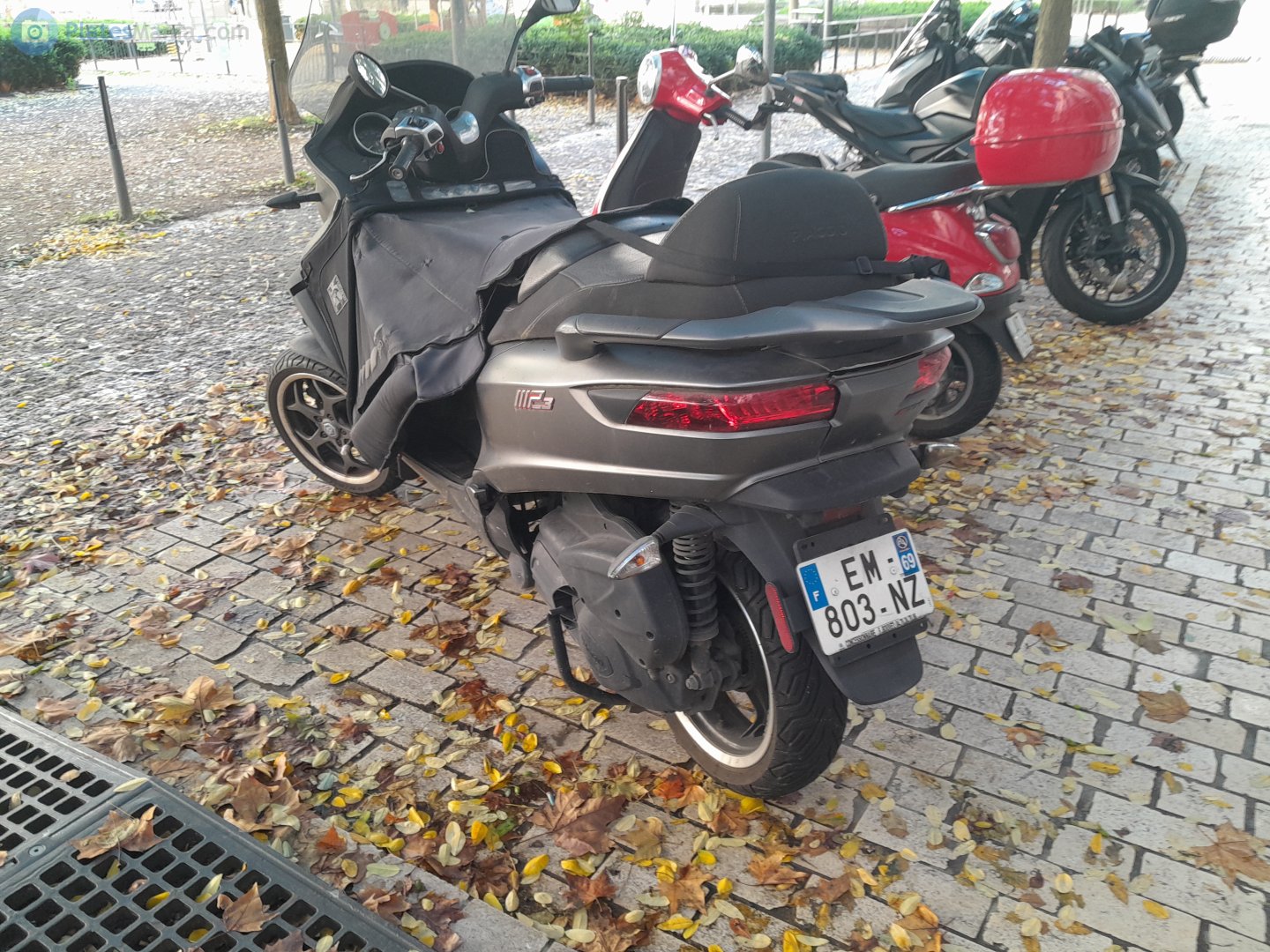 EM-803-NZ, Piaggio MP3 2nd gen, 2014–2022