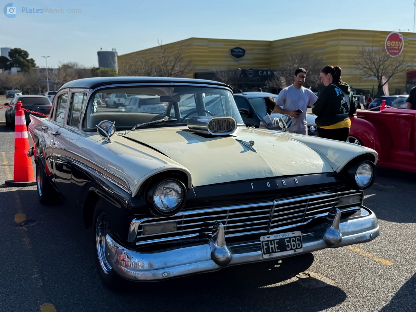 FHE 566, Ford Fairlane Americas: 2nd gen, 1957–1959