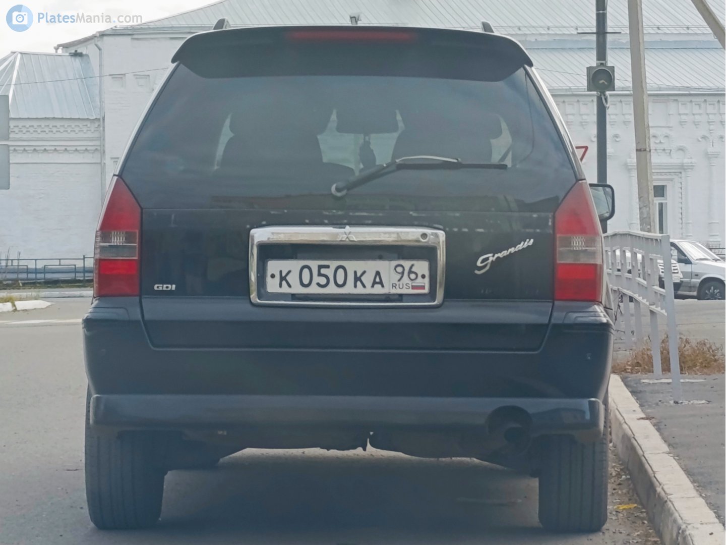 к 050 ка 96, Mitsubishi Chariot 3rd gen Grandis (UG), 1997–2003