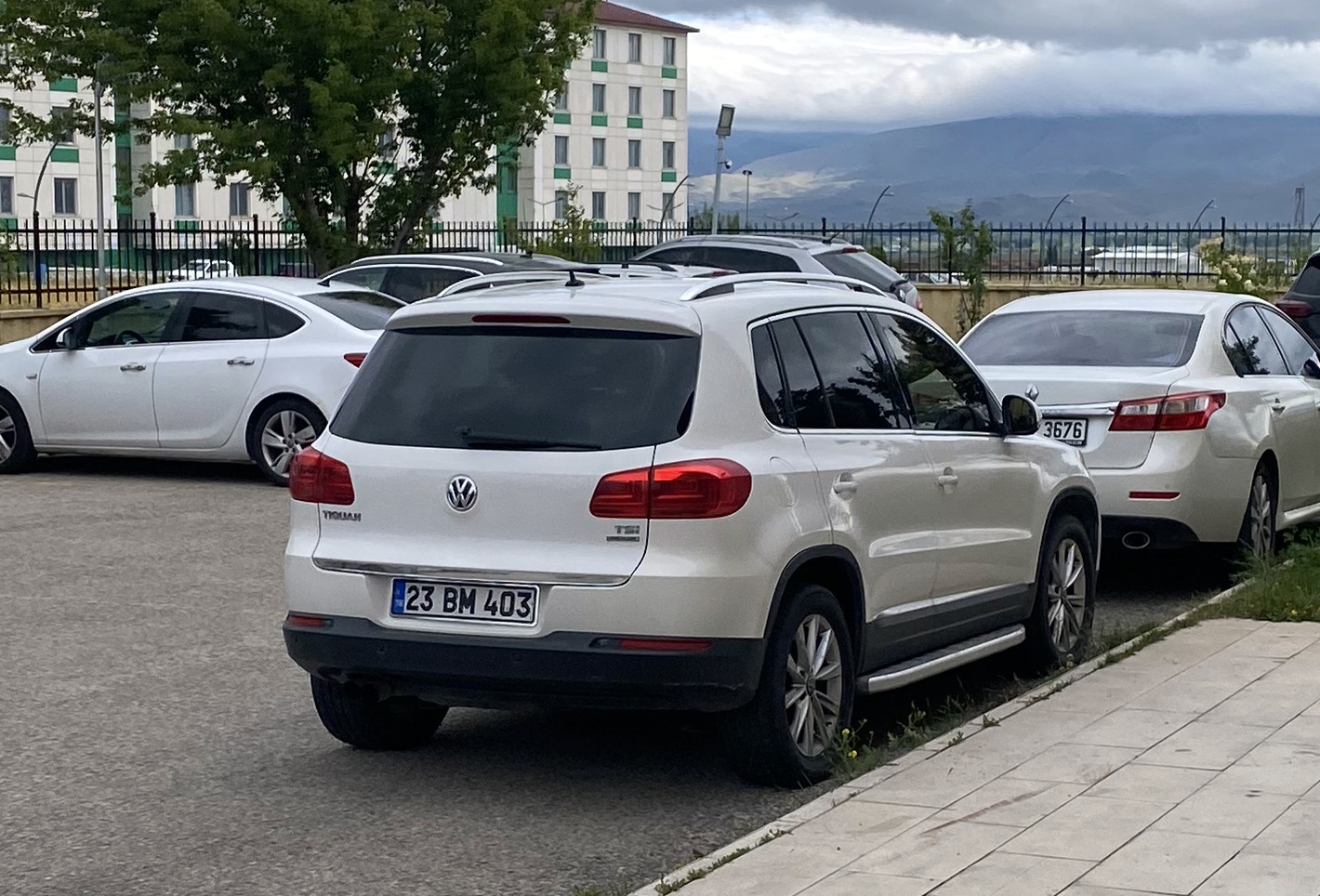 23 BM 403, Volkswagen Tiguan 