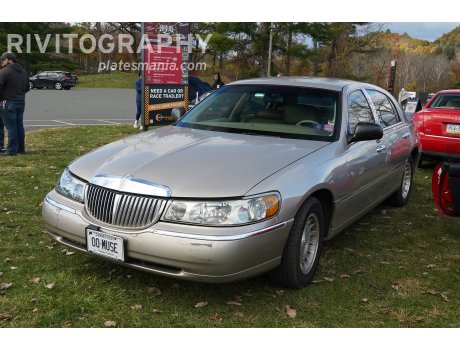 00-MUSE, Lincoln Town Car