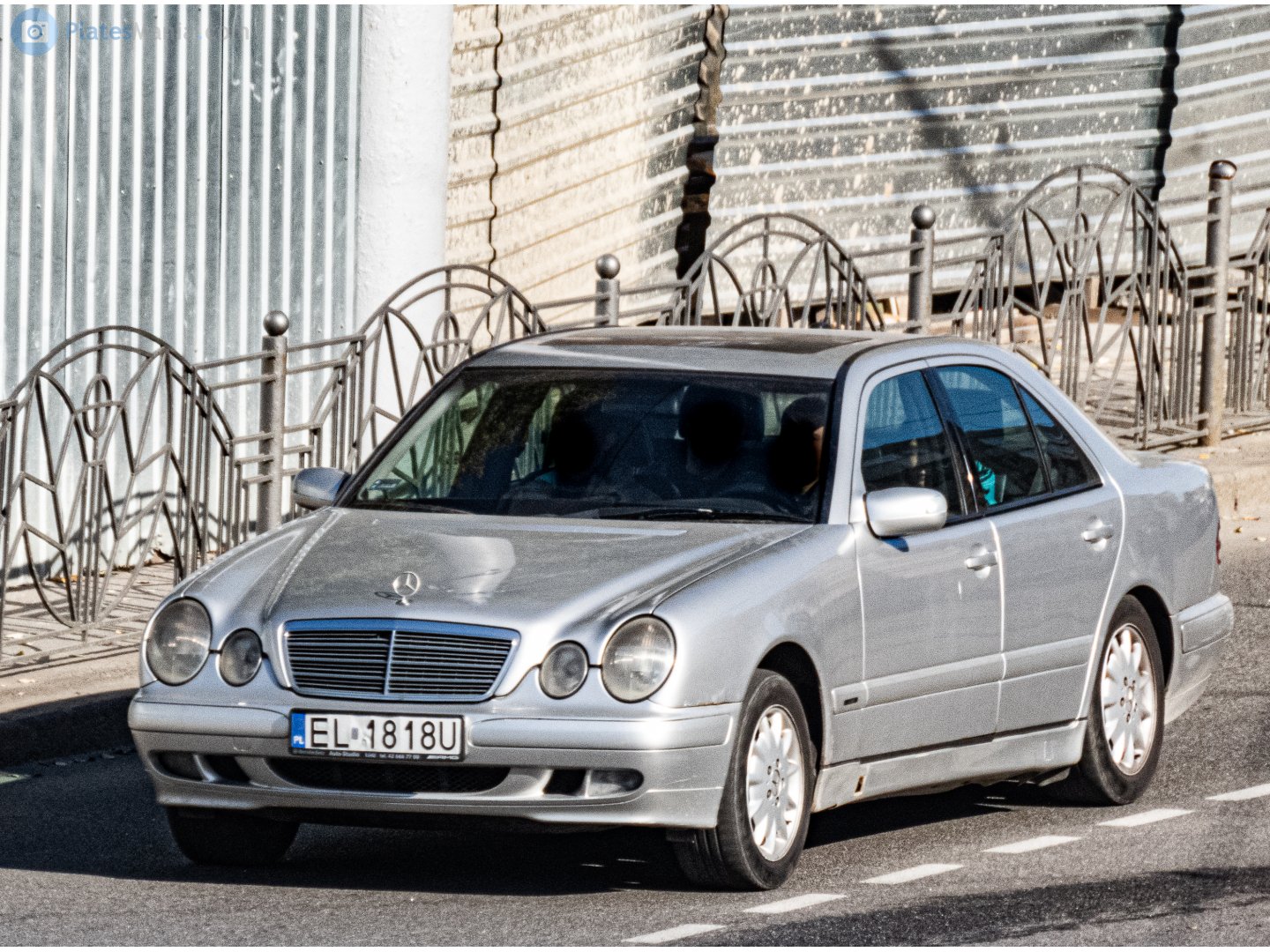 EL 1818U, Mercedes-Benz E-Klasse 2nd gen Sedan (W210), 1995­–2002