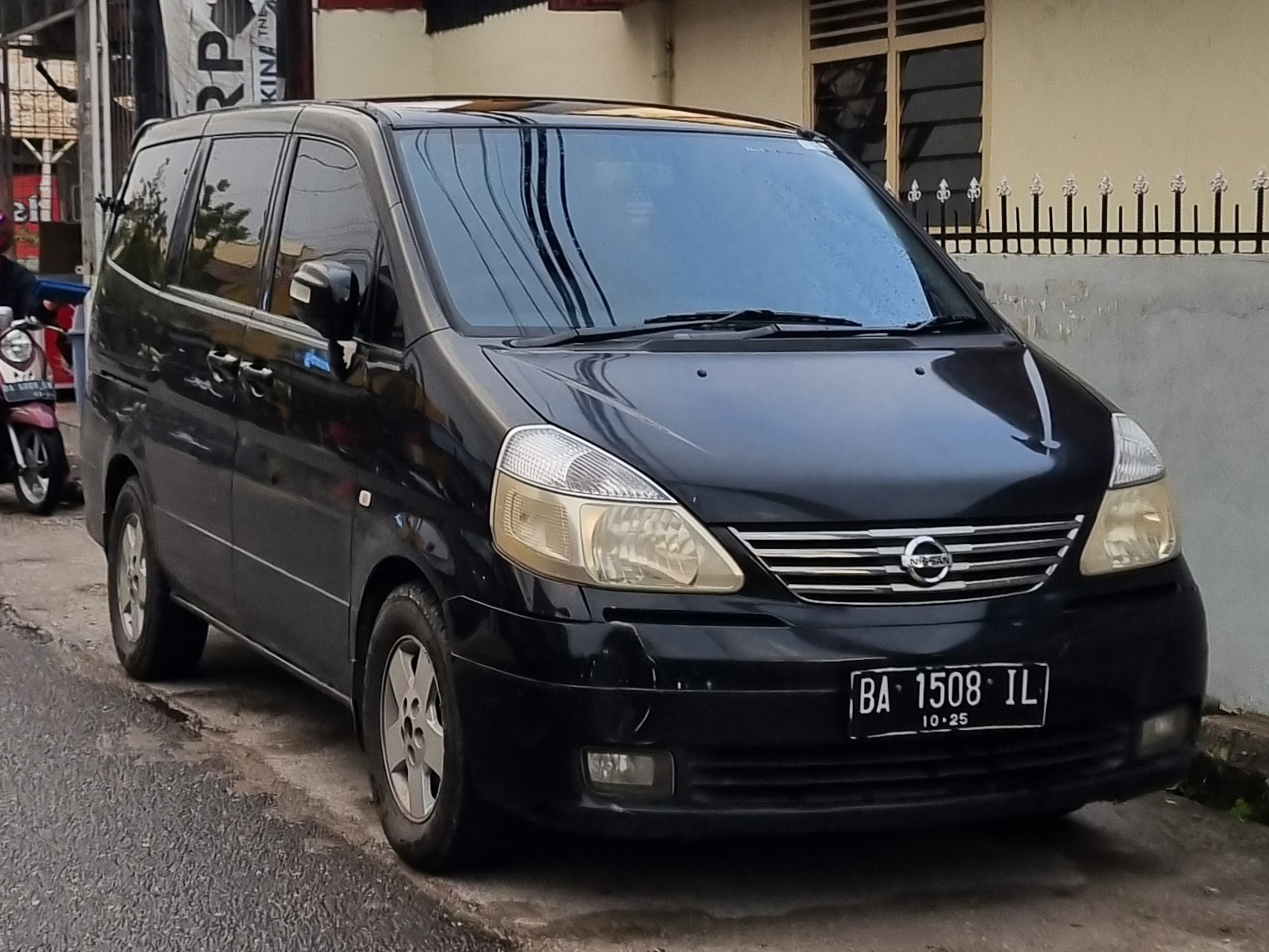 BA 1508 IL, Nissan Serena 2nd gen (C24), 1999–2005