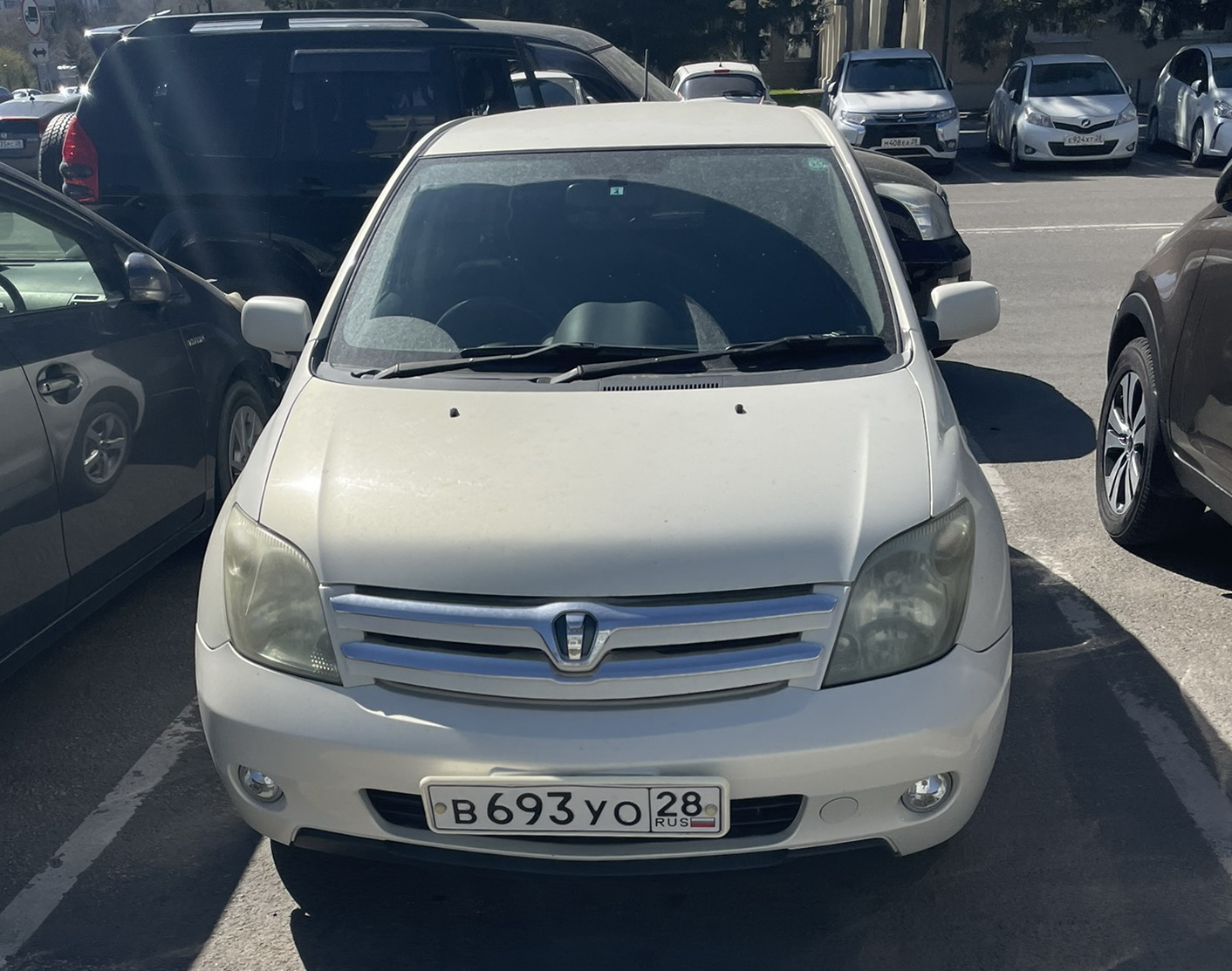 в 693 уо 28, Toyota Ist 1st gen (XP60), 2002–2007