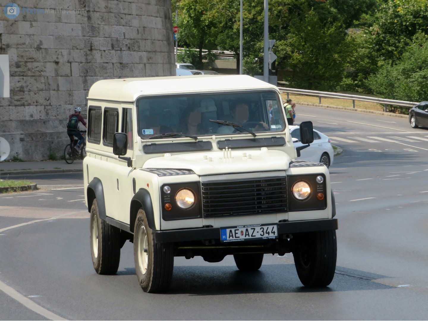 AE AZ-344, Land Rover Defender 1st gen 110