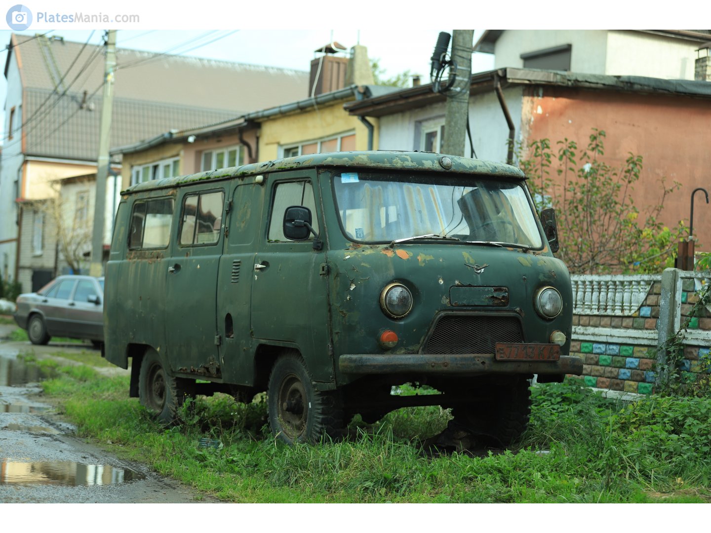 е 7713 КЛ, UAZ 452 