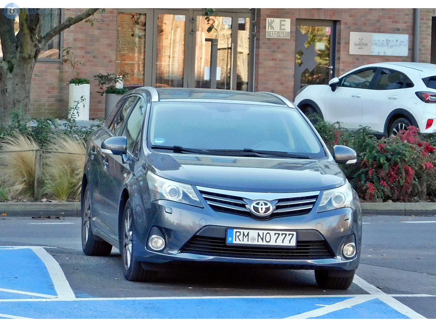 RM NO 777, Toyota Avensis 3rd gen Tourer (T270), 1st facelift, 2011–2015