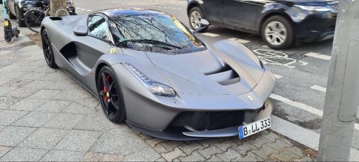 B LL 333, Ferrari LaFerrari 1st gen Coupé (F150), 2013–2016