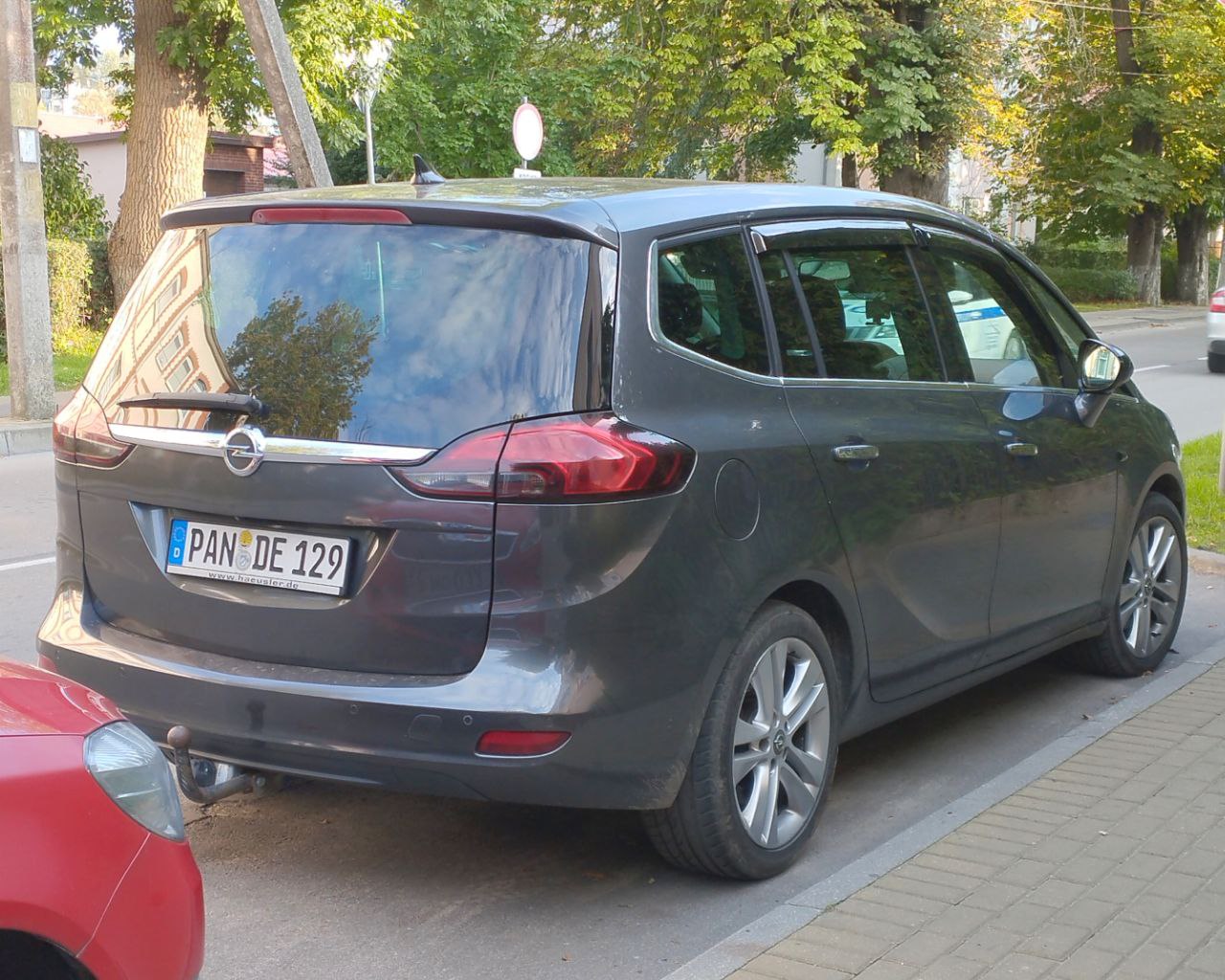 PAN DE 129, Opel Zafira 3rd gen Tourer (C; P12), 2011–2016