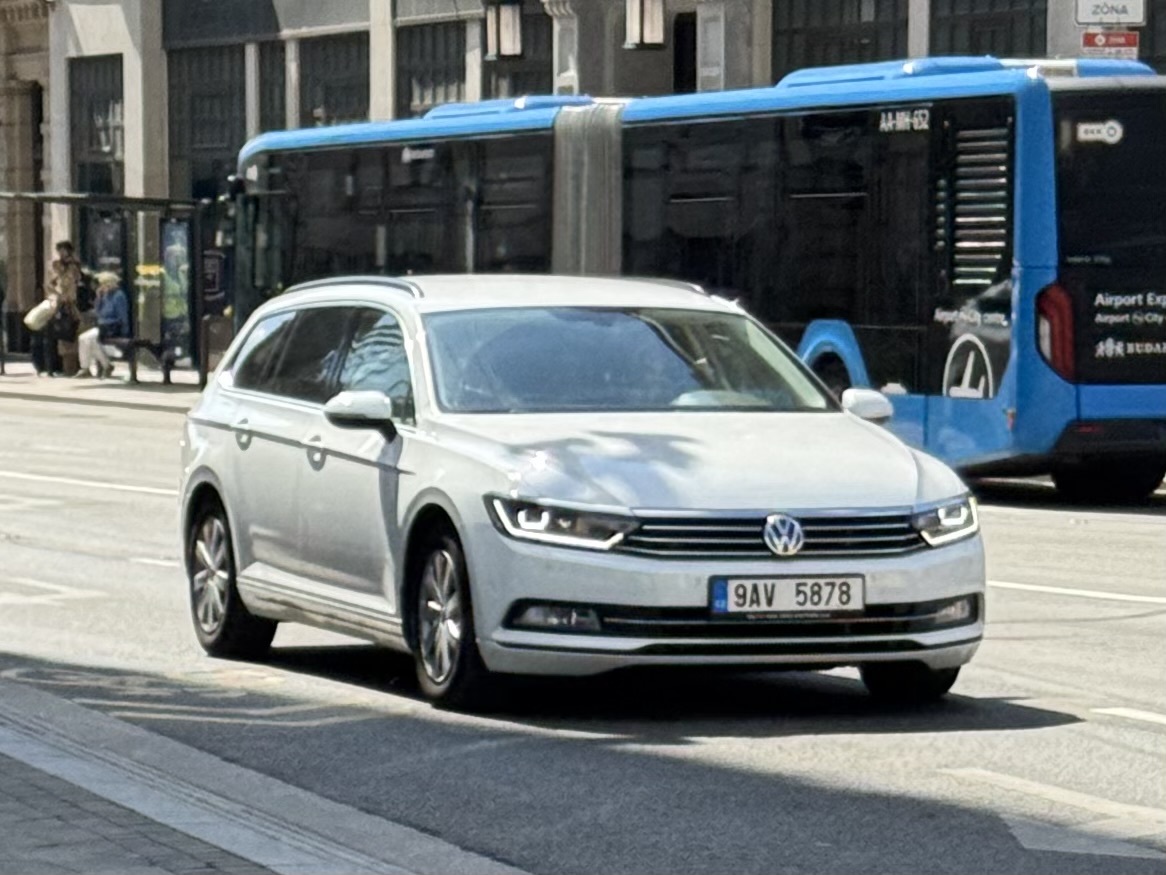 9AV 5878, Volkswagen Passat 8th gen Variant (B8; 3G), 2015–2023