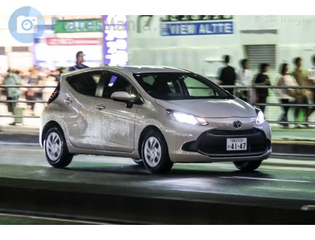 世田谷 500 わ 4147, Toyota Aqua