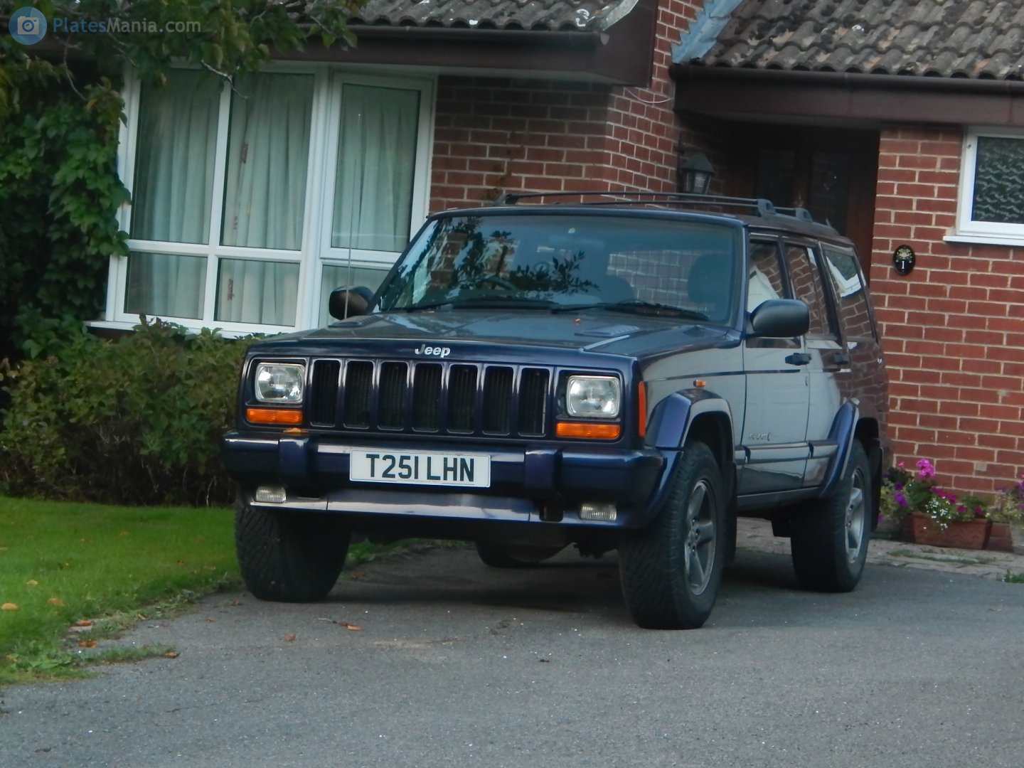 T251LHN, Jeep Cherokee 2nd gen 5-door SUV (XJ), 1983–2001