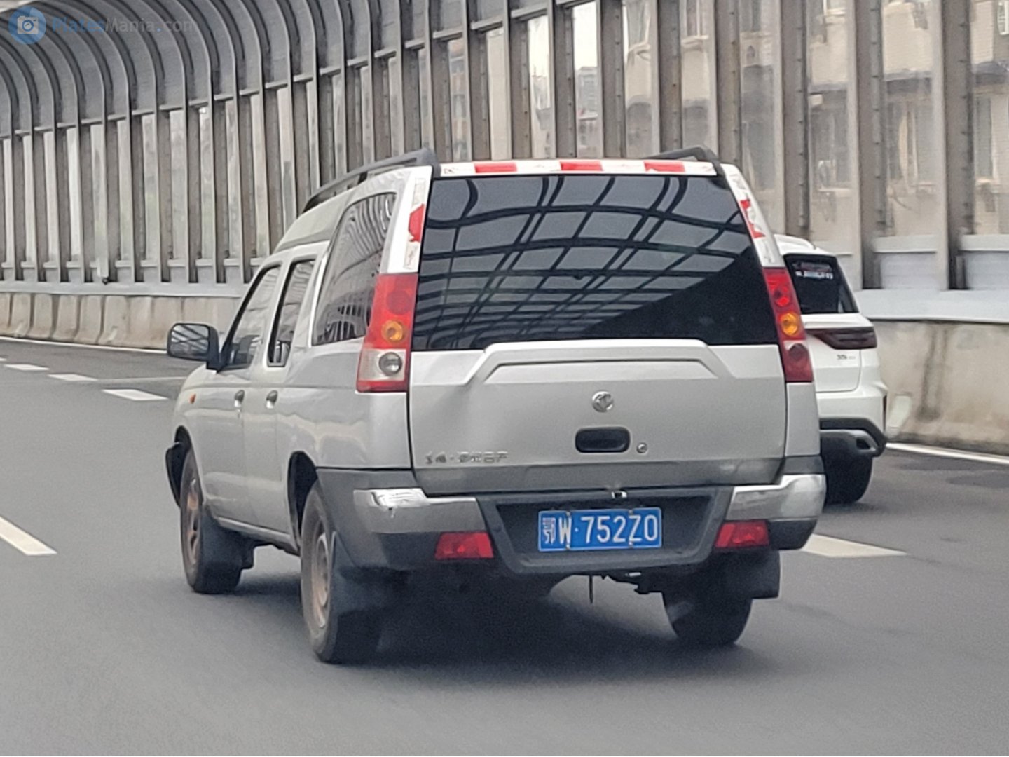 鄂W·752Z0, DongFeng Rich 1st gen MPCV (ZN6492), 2006–2014