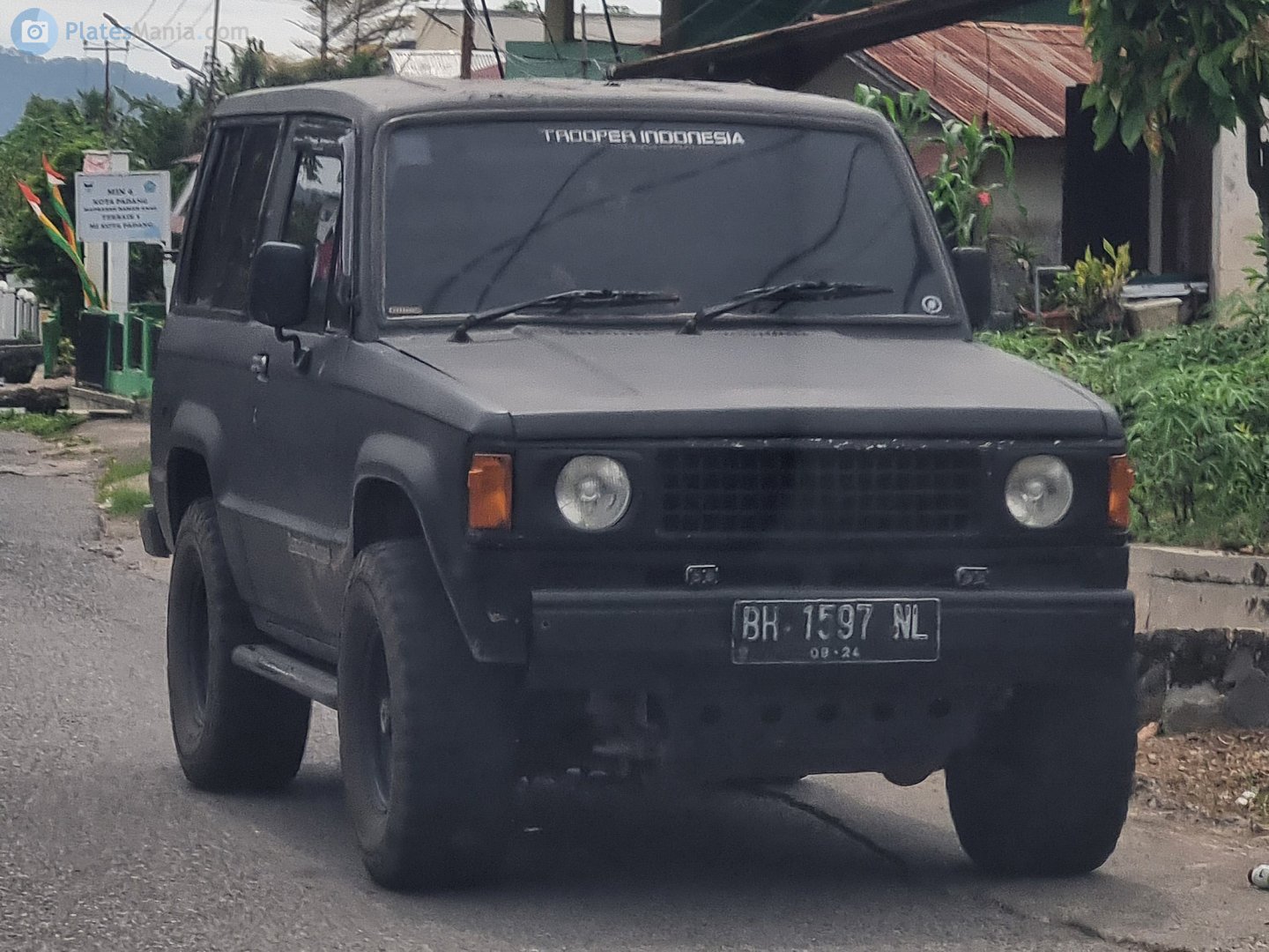 BH 1597 NL, Chevrolet Trooper 