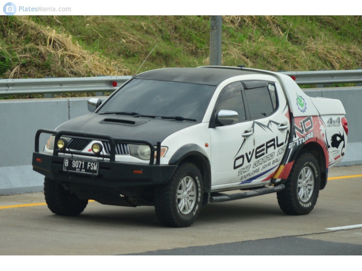 B 9071 FSW, Mitsubishi Triton 4th gen (KA/KB), 2005–2015