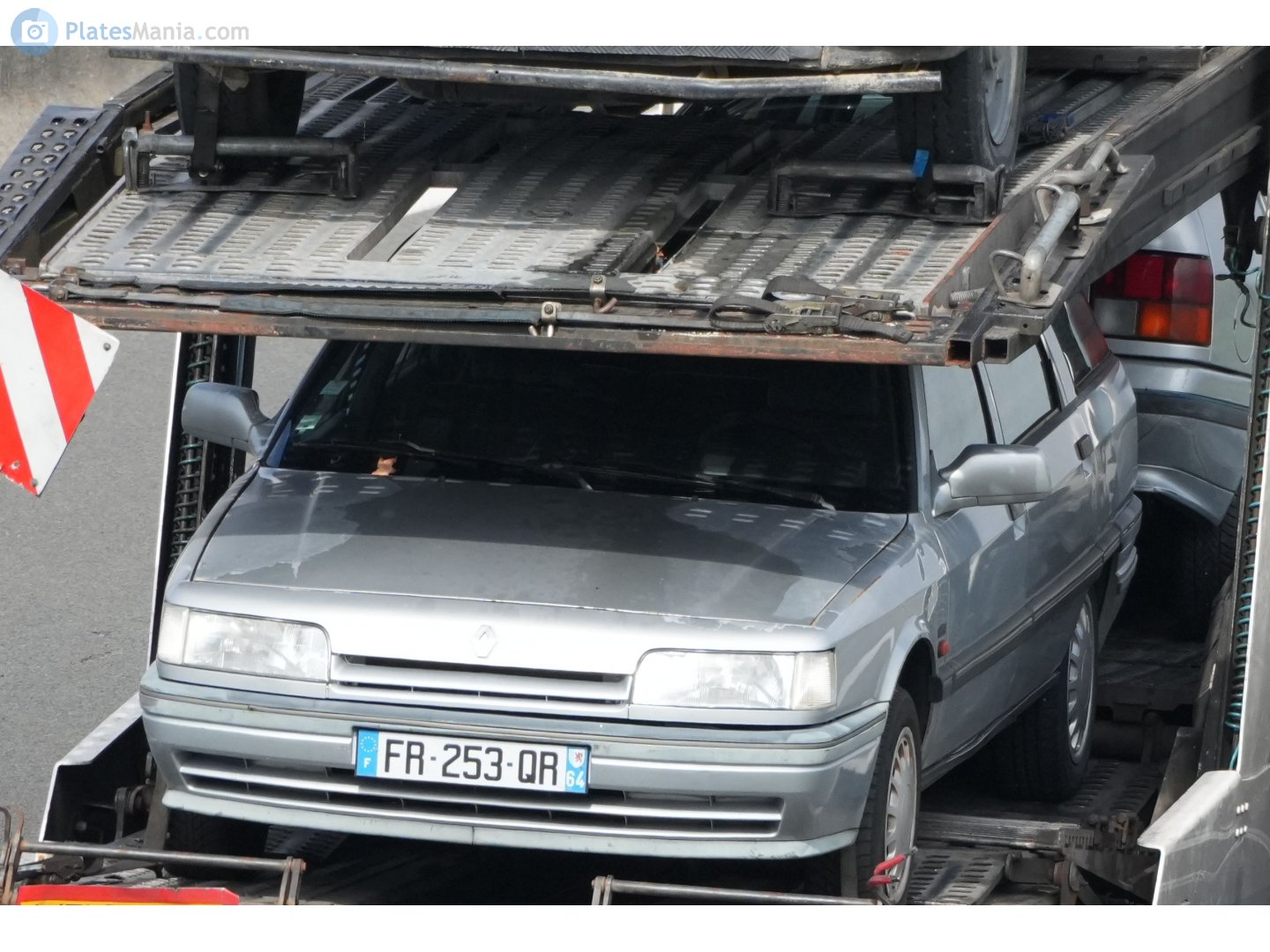 FR-253-QR, Renault 21 1st gen Nevada/Savanna (K48), 1987–1995