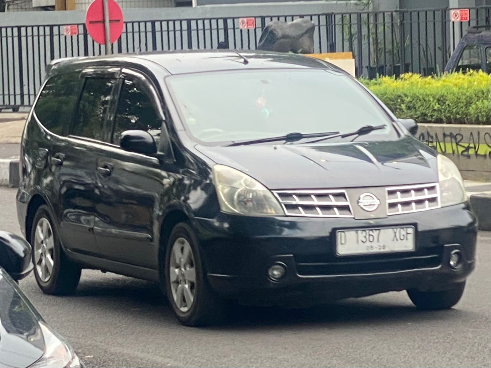 D 1367 XGF, Nissan Livina 1st gen Grand Livina (Geniss) (L10), 2006–2015