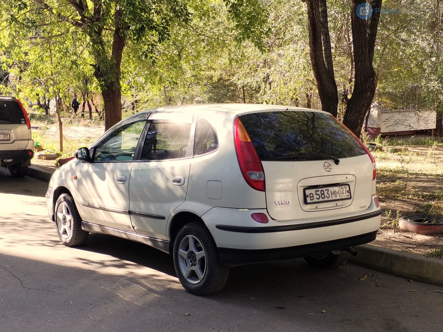 в 583 мм 27, Nissan Tino 1st gen (V10), 1998–2003