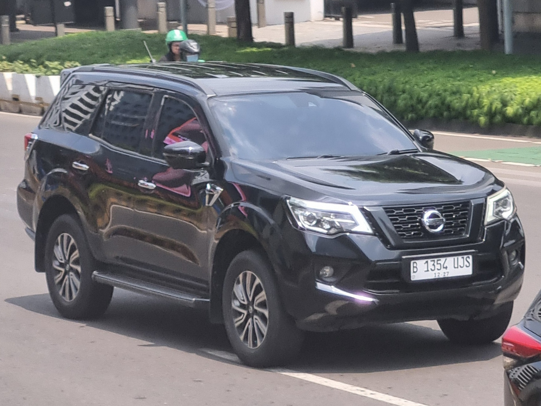 B 1354 UJS, Nissan Terra 1st gen (D23), 2018–