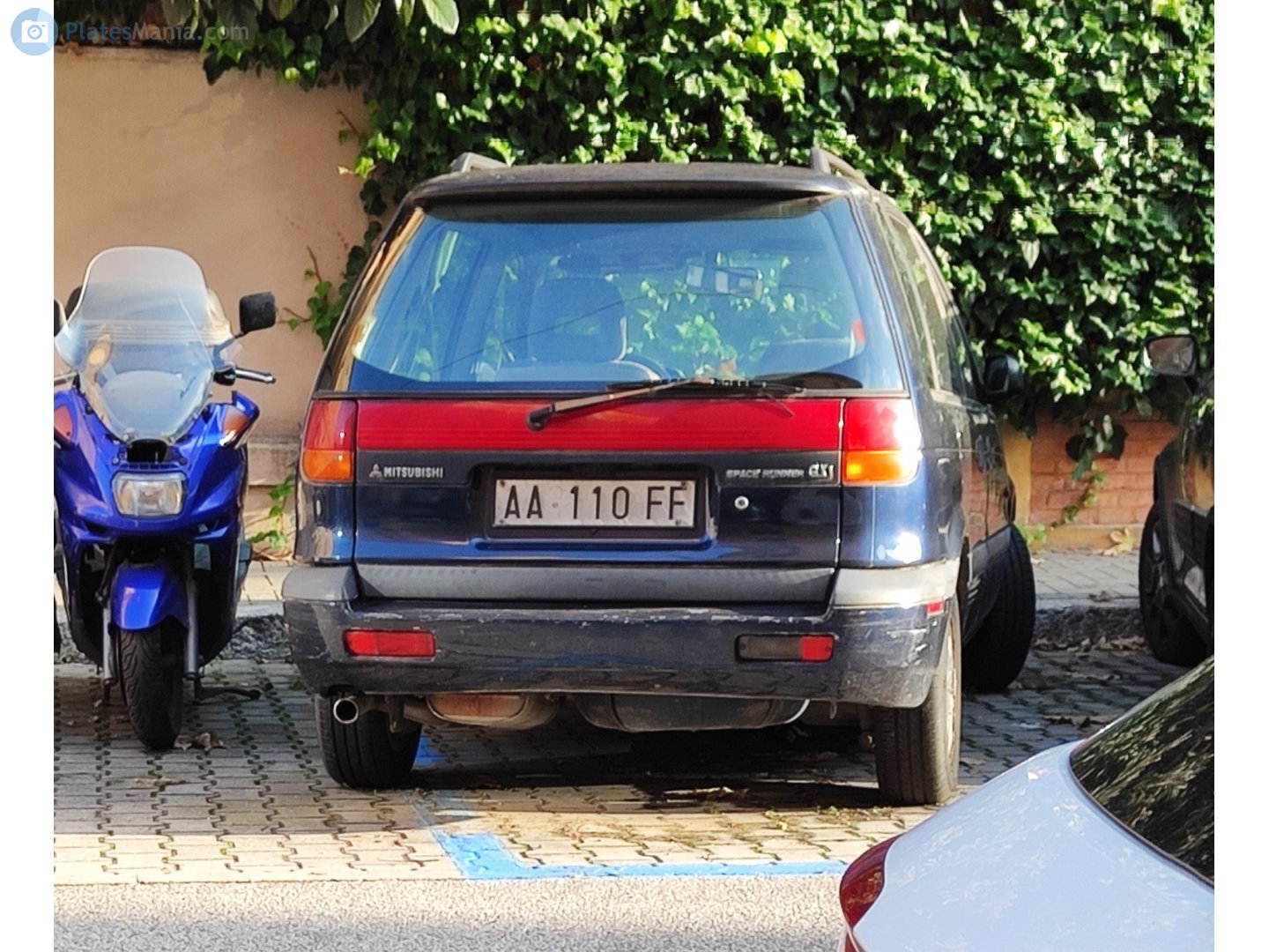 AA 110 FF, Mitsubishi Space Runner 1st gen (N10/N20) 1991–1997