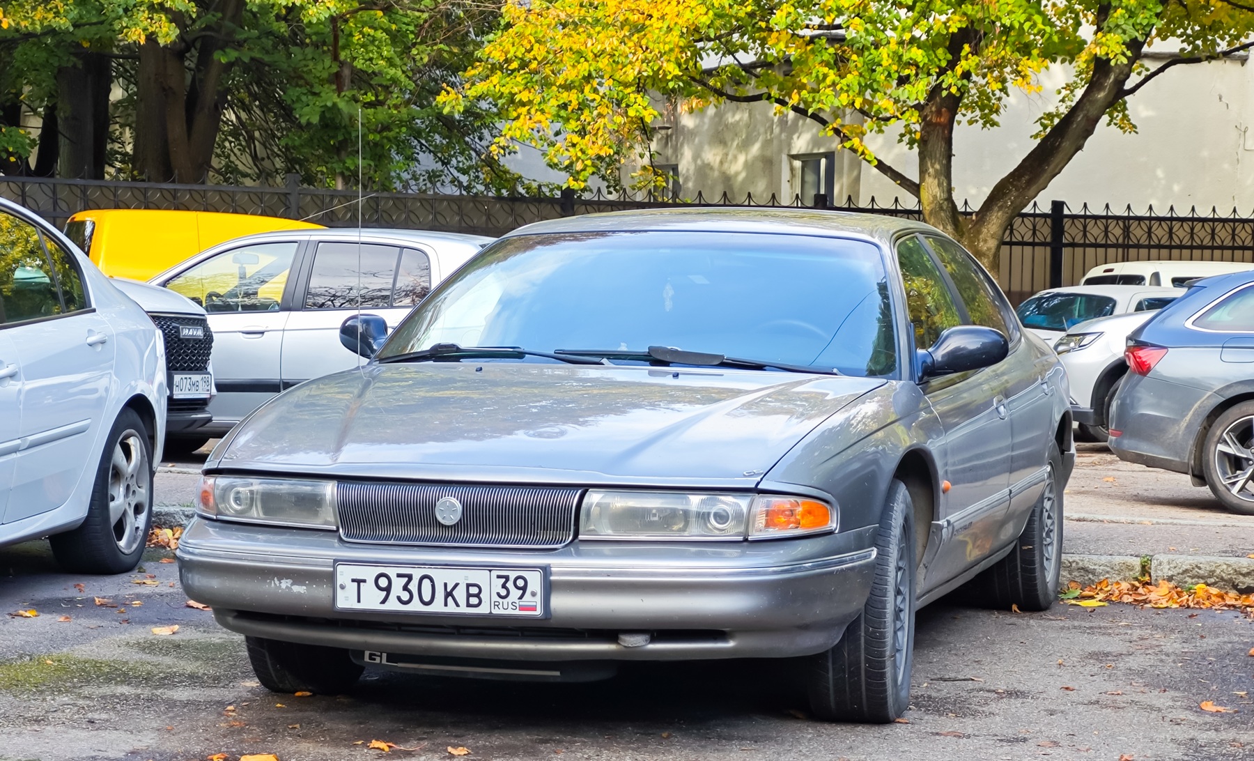 т 930 кв 39, Chrysler New Yorker 14th gen, 1994–1997