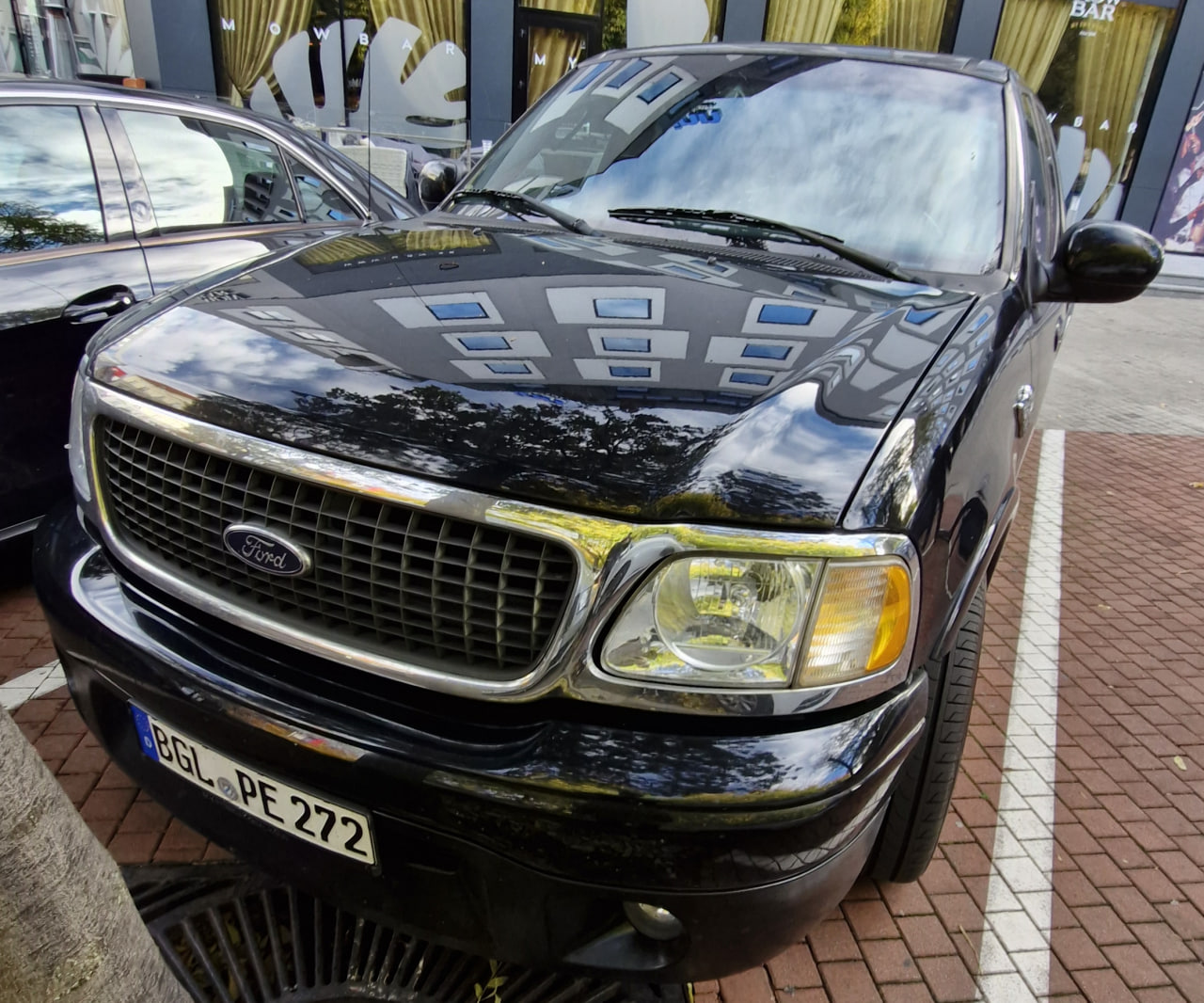 BGL PE 272, Ford Expedition 1st gen (UN93), 1996–2002