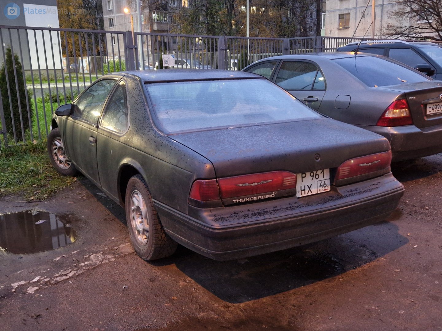р 961 нх 46, Ford Thunderbird 10th gen Coupe, 1988–1997