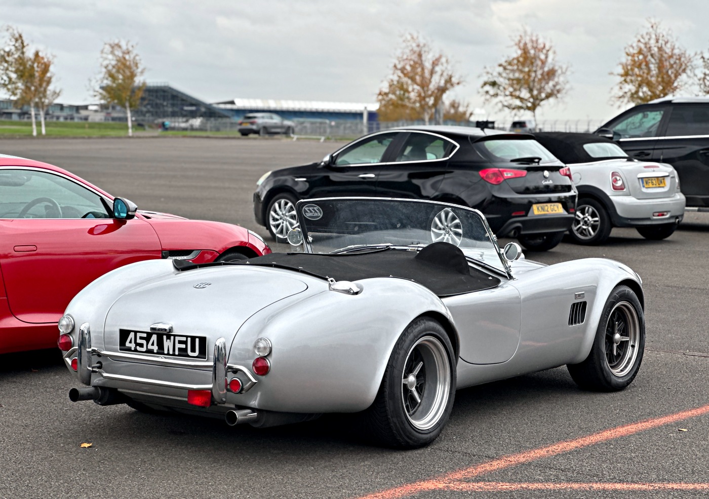 454WFU, Crendon Replicas CR427 