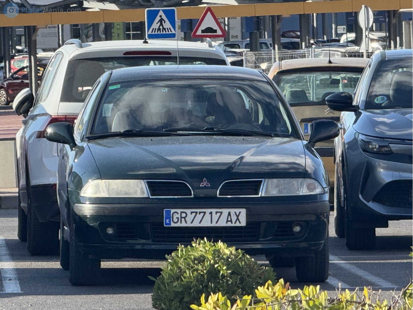 GR 7717 AX, Mitsubishi Carisma 1st gen Sedan (DA2A), facelift, 1999–2004