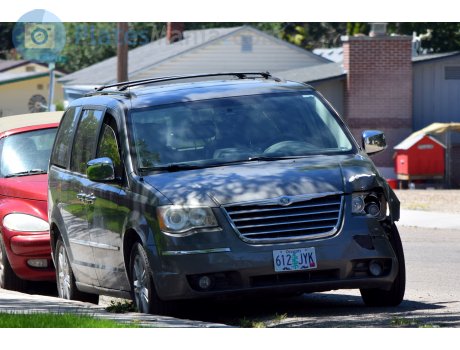 612 JYK, Chrysler Town&Country