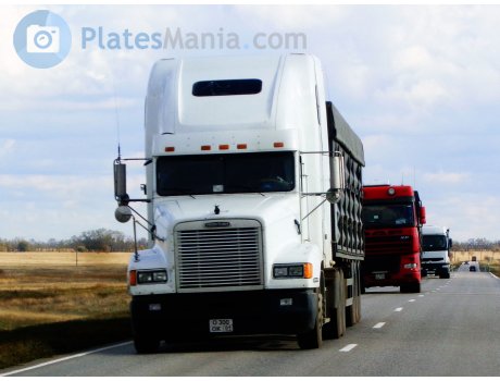 о300ок01, Freightliner FLD