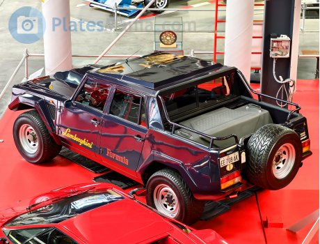 EE 708 AK, Lamborghini LM-002