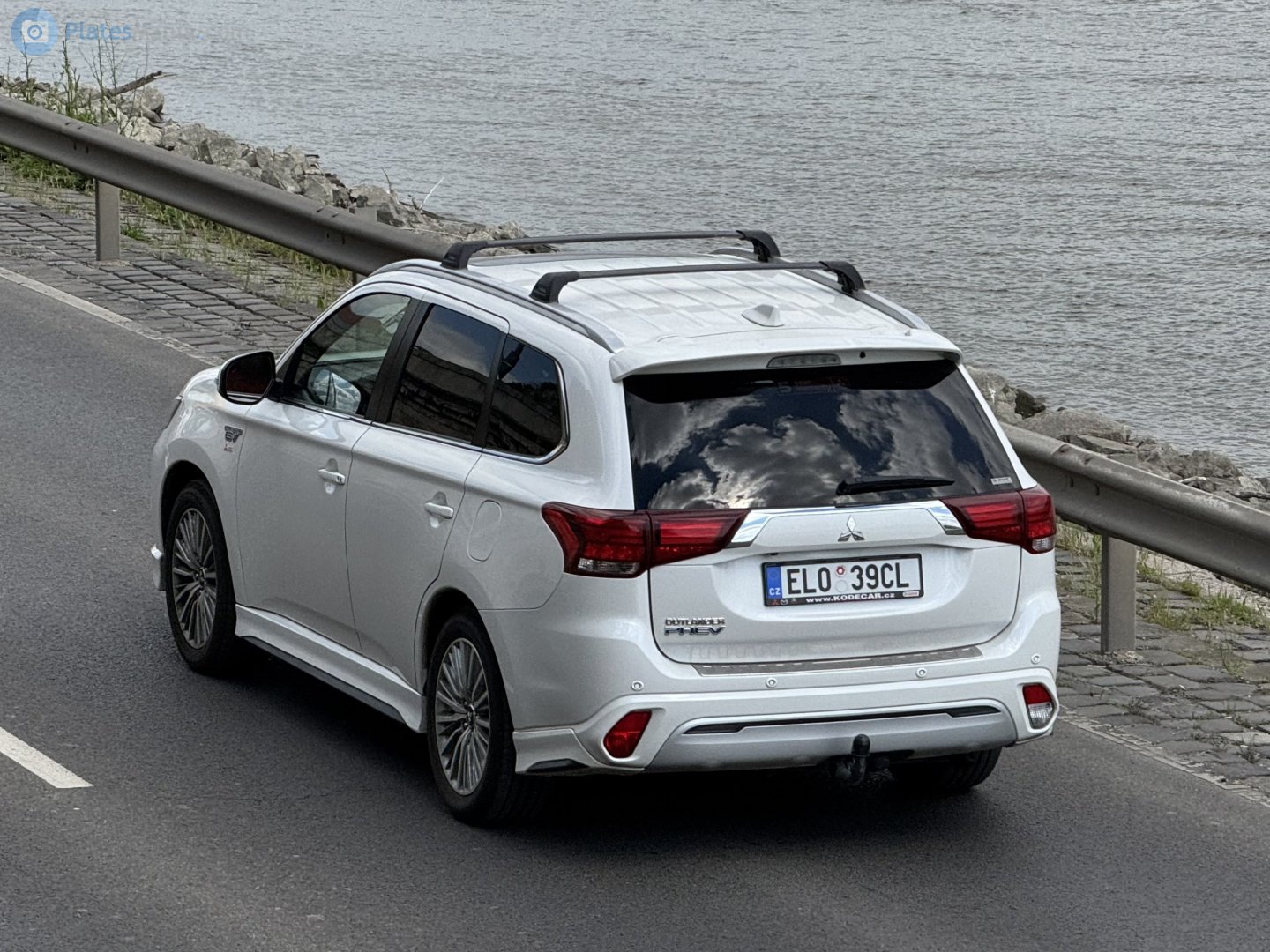 EL0 39CL, Mitsubishi Outlander 