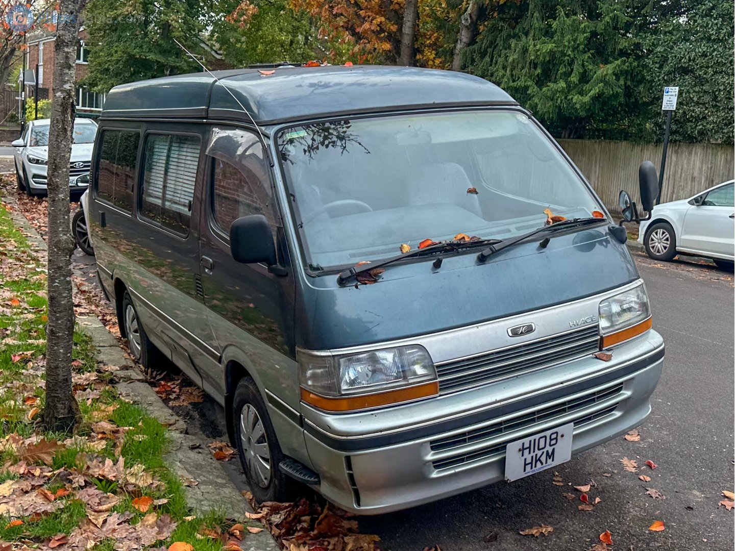 H108HKM, Toyota HiAce 4th gen Van (H100), 1989–2004