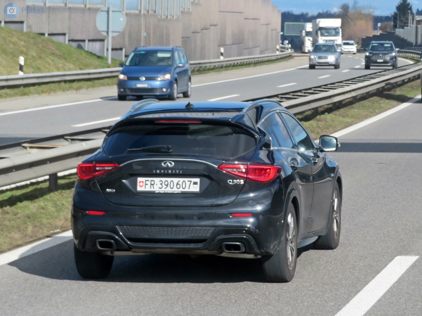 FR 390607, Infiniti Q30 1st gen (H15), 2015–2019