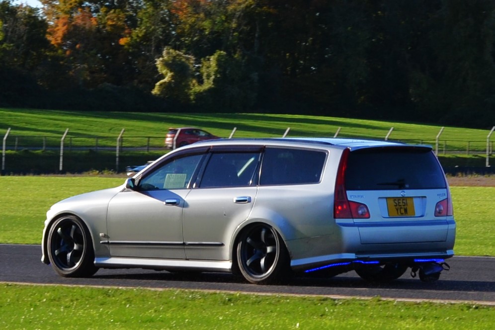 SE51YCW, Nissan Stagea 2nd gen (M35), 2001–2007