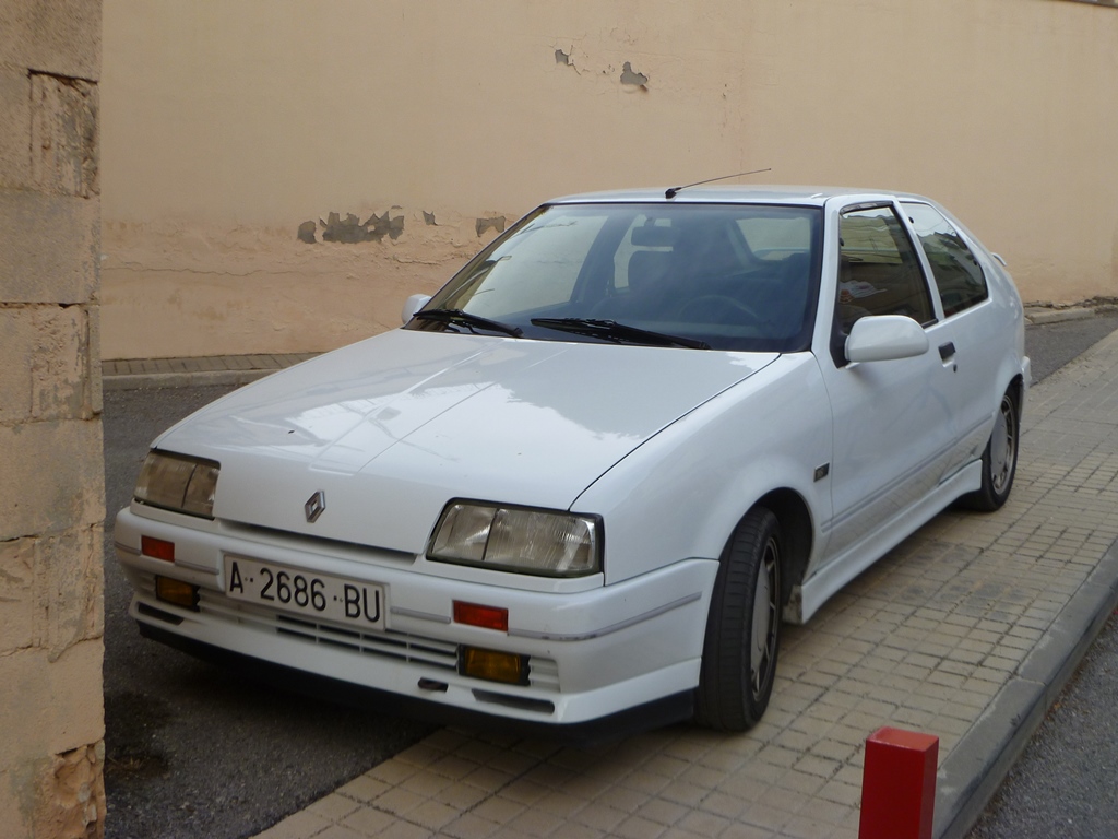 A 2686 BU, Renault 19 1st gen 3-door Hatch (C53), 1988–1992