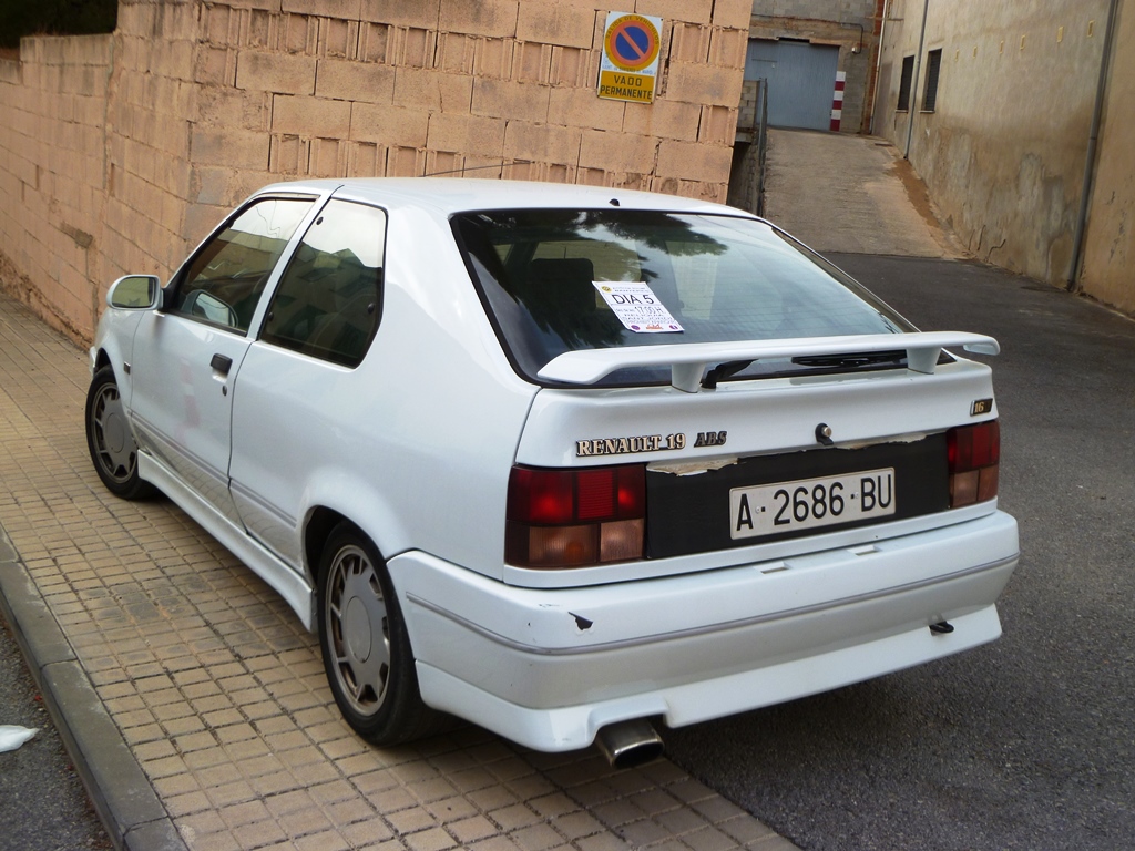 A 2686 BU, Renault 19 1st gen 3-door Hatch (C53), 1988–1992