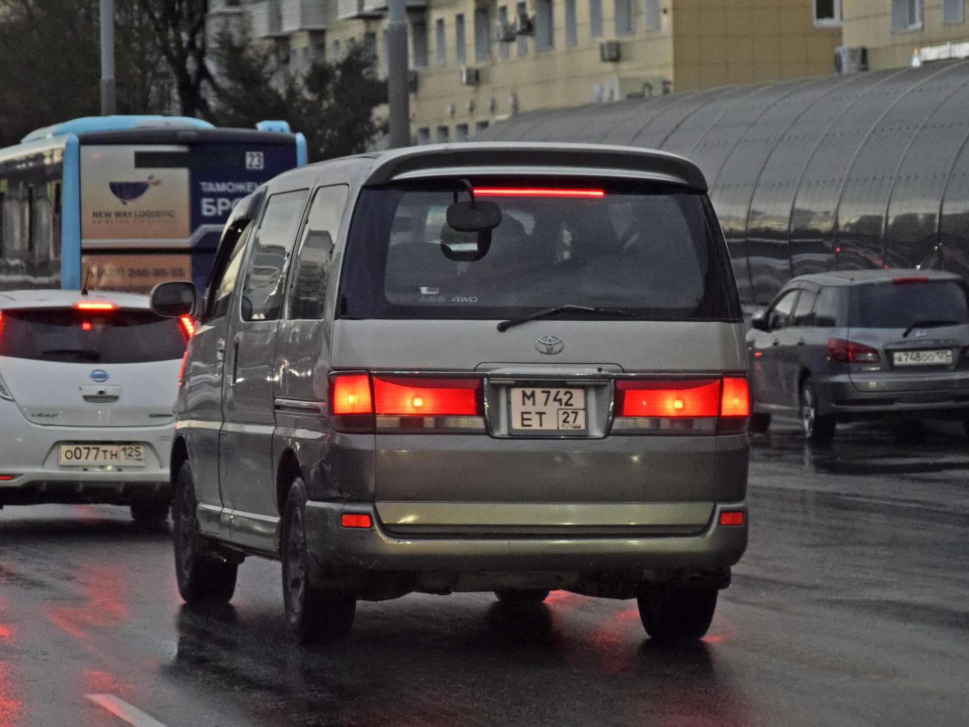 м 742 ет 27, Toyota HiAce Regius (XH10; JP-market), 1997­–1999