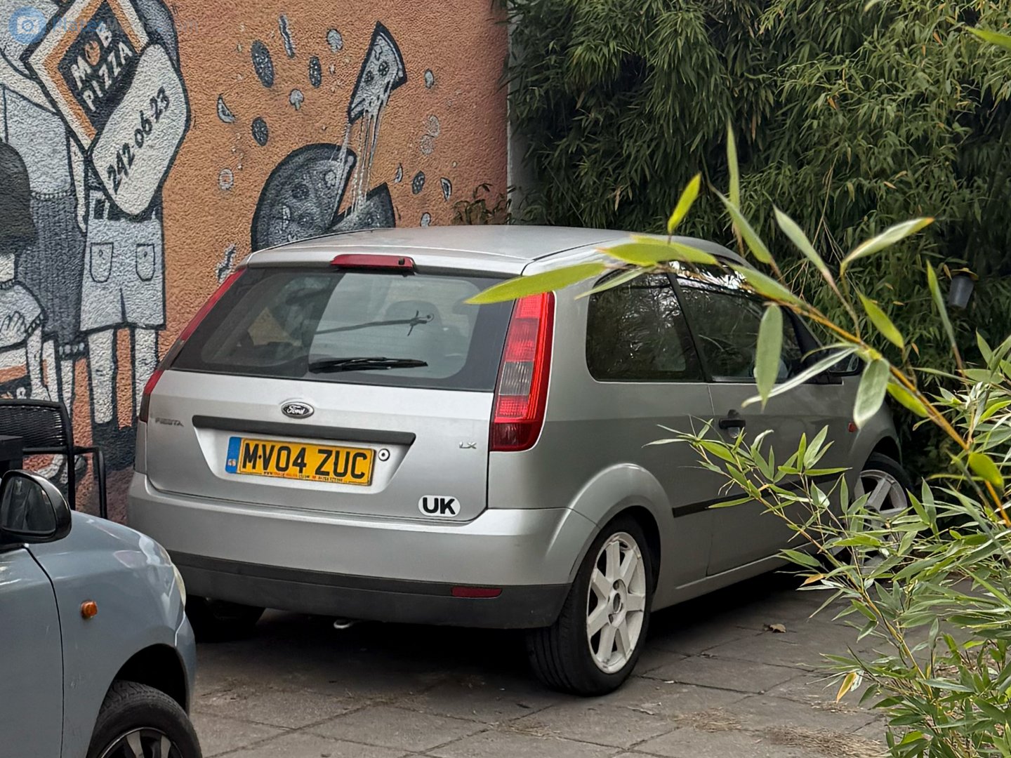 MV04ZUC, Ford Fiesta 5th gen 3-door Hatch (B257), 2002–2005