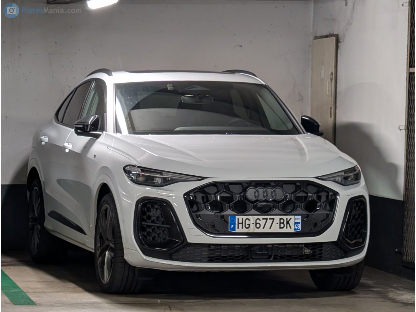 HG-677-BK, Audi Q5 3rd gen Sportback, 2025–