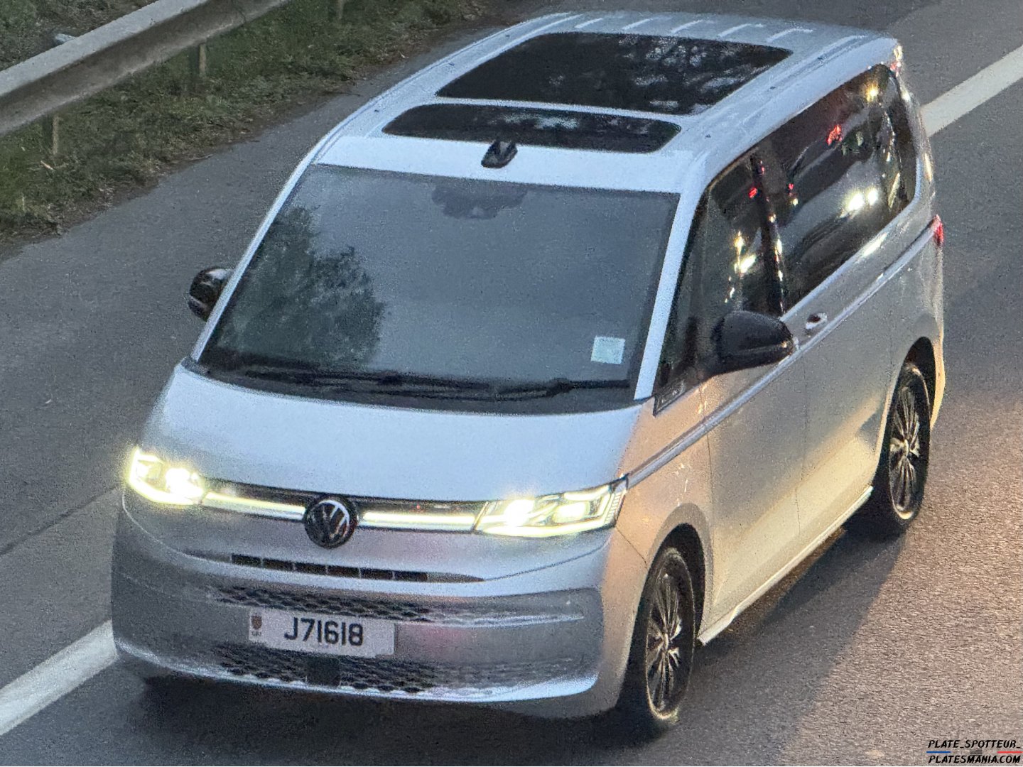 J71618, Volkswagen Multivan T7 (ST), 2021–