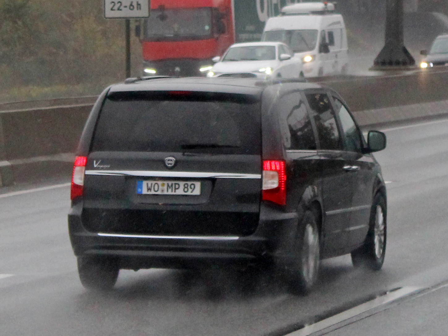 WO MP 89, Lancia Voyager 1st gen (404), 2011–2015