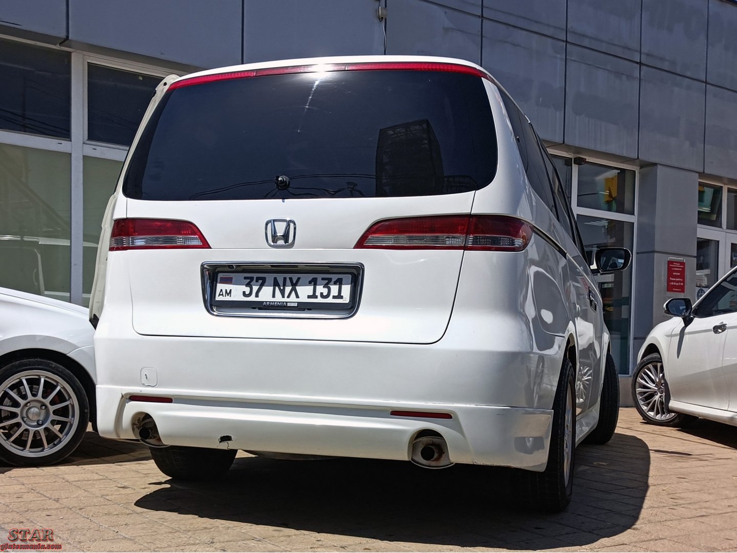 37 NX 131, Honda Elysion 1st gen (RR), 2004–2006