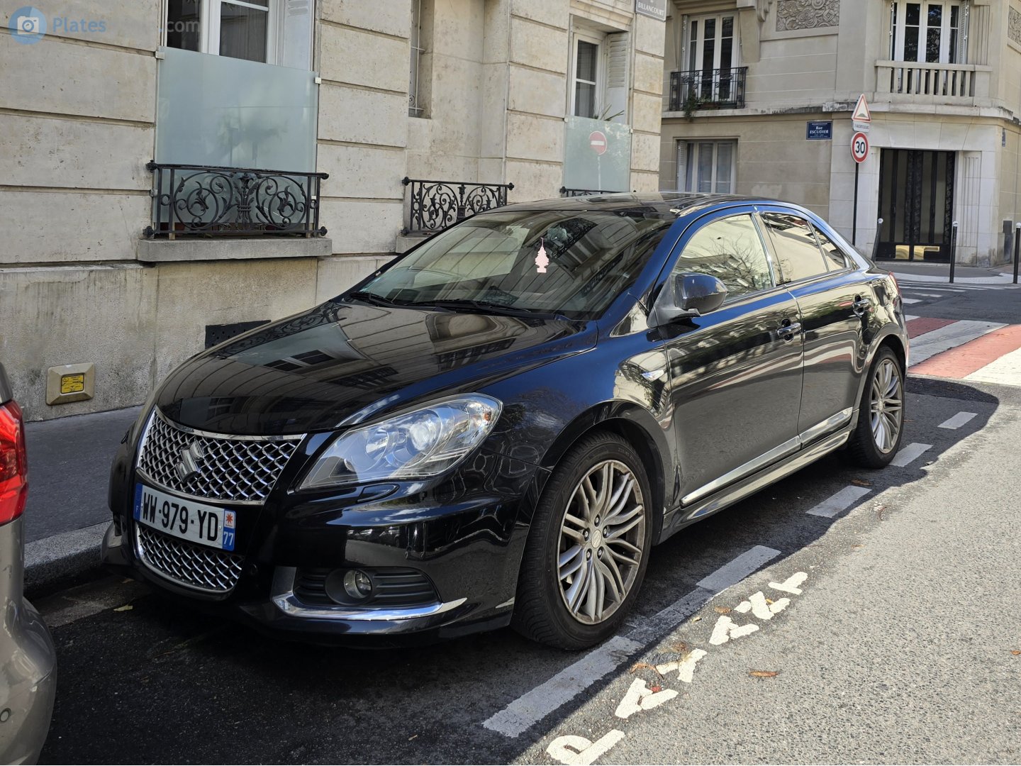 WW-979-YD, Suzuki Kizashi 1st gen (RE/RF), 2010–2015