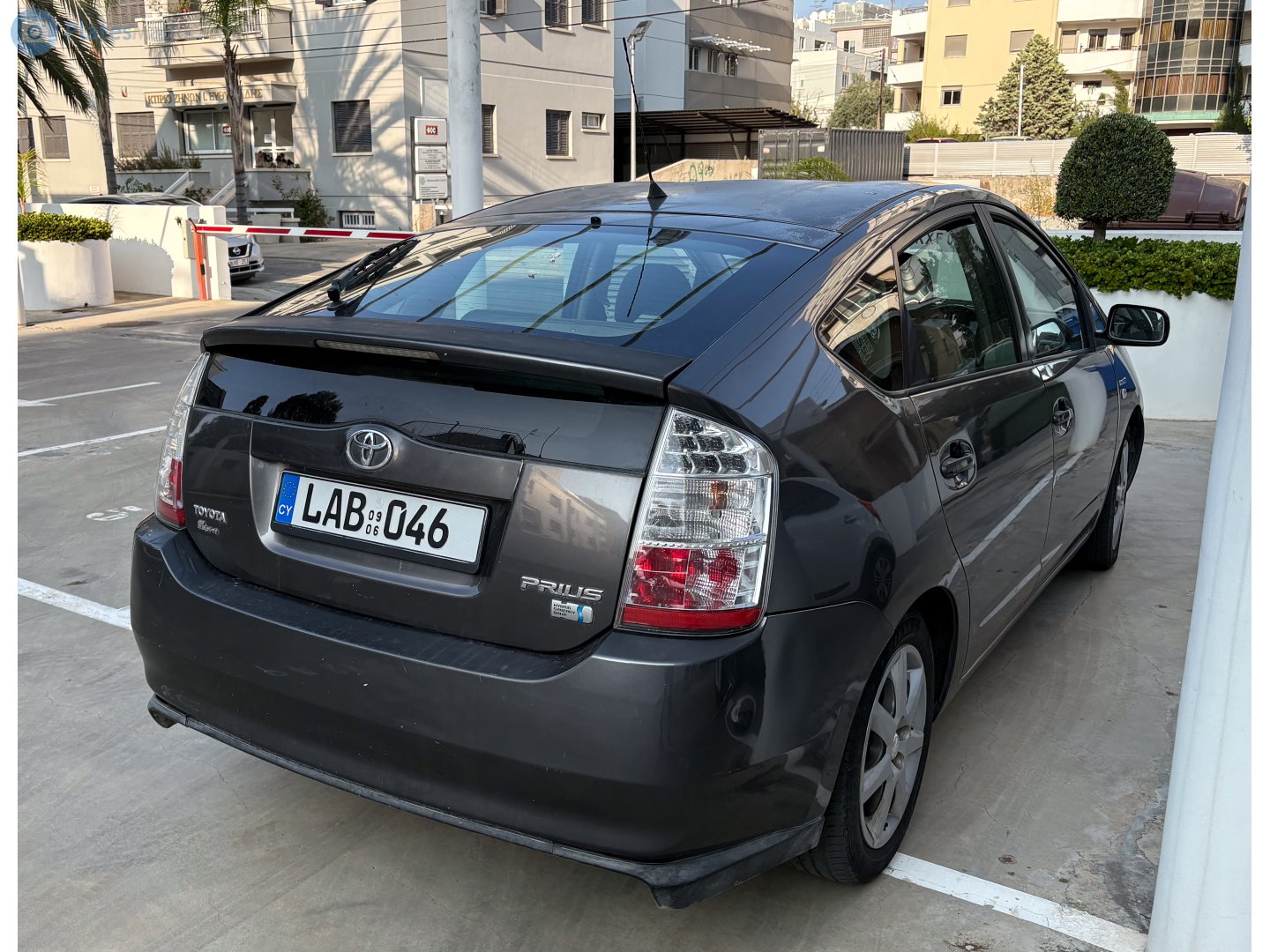 LAB 046, Toyota Prius 2nd gen (NHW20), 2003–2011